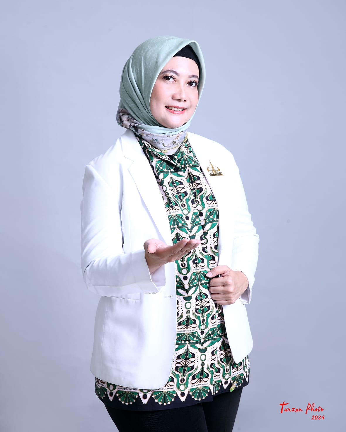 Foto dr. Donna Adriani K. M, M.Biomed, AIFO