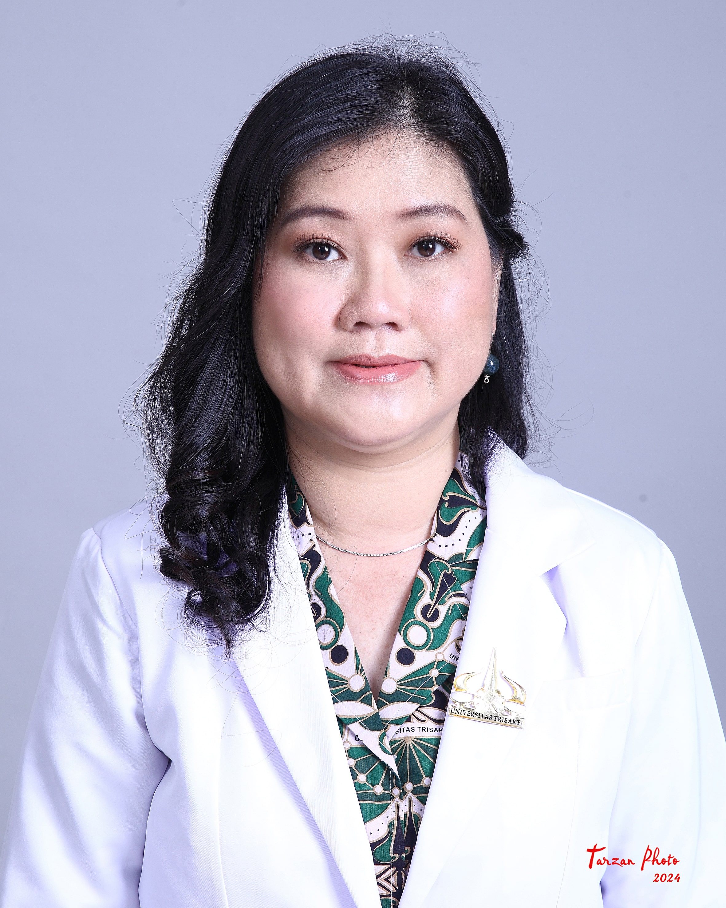 Foto dr. Purnamawati Tjhin, M.Pd.Ked